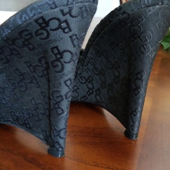 BCBG Rischia Black Logo sandals - Picture 5 of 8